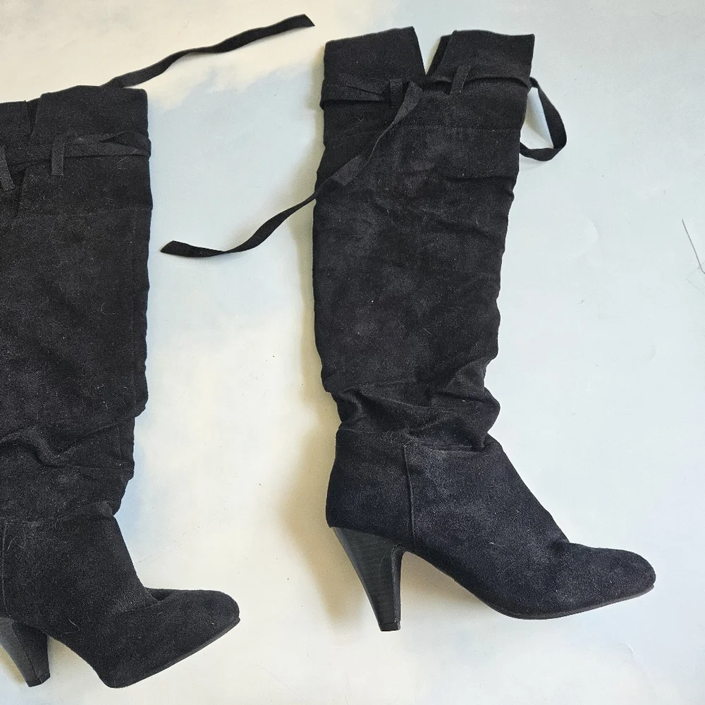 Classic Black Knee-High Boots Stylish Comfortable Knee Highs
